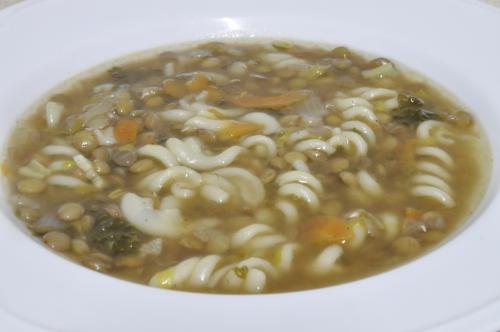 Čočková polévka s těstovinou  – Snadné recept z Usa kuchyně, hotový za 30 - 45 minut